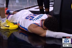 危险!威少被断回防将米切尔推翻在地 一级恶犯!