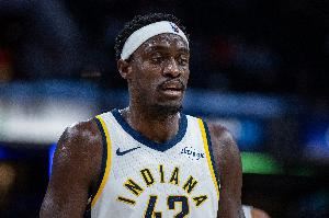 效率低！西亚卡姆16投仅5中拿到14分6板5助 正负值-16